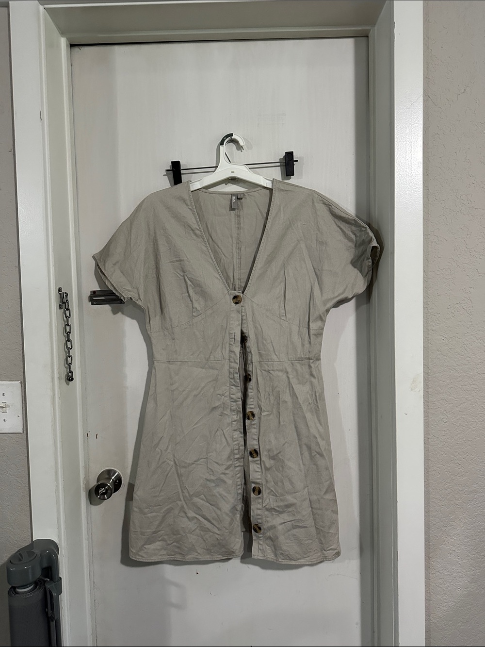Button-Front Short Sleeve Dress in Light Taupe